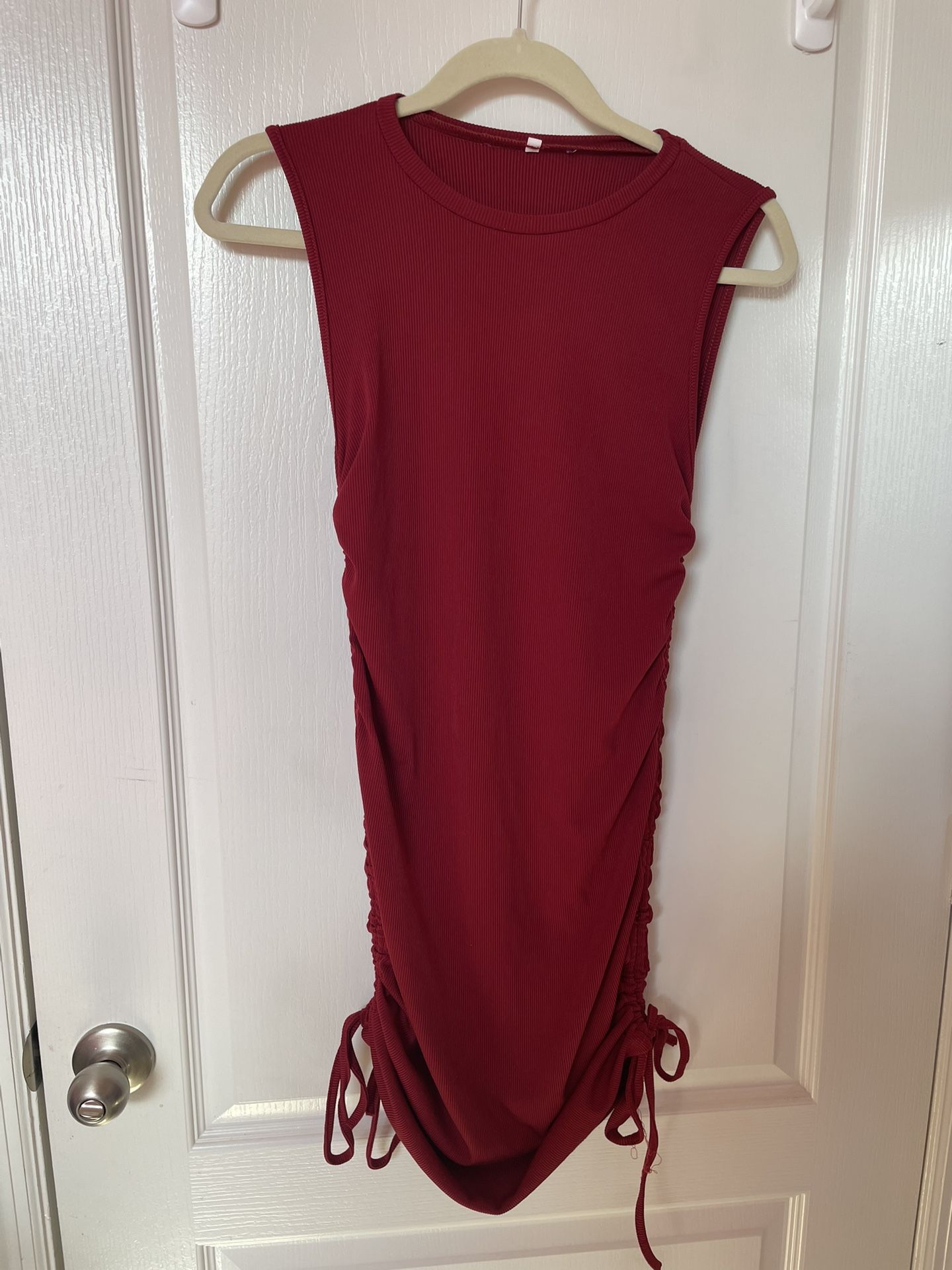 Red bodycon side tied ruched dress size L in great condition