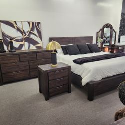 Modus 3PC E. King Bedroom Set 🛌 