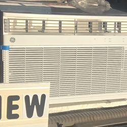 GE 18,300 BTU 230/208V Window Air Conditioner Cools 1000 Sq. Ft. with ENERGY STAR,Wi-Fi and Remote in White
