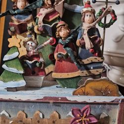 St. Nicholas Sq. Wooden Animated Wind-up Music Box “Hark The Herald”