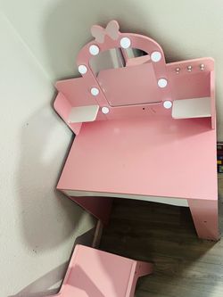 Kids vanity for 5-9 year olds