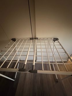 Clothes drying rack
