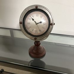 Vintage Style Spotlight Clock