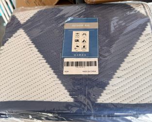 NEW Garvee Reversible Outdoor Rug – Blue & White Diamond Pattern (8x10 or 9x12)
