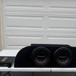 10” Pioneer Subwoofers & Boss Audio Amplifier
