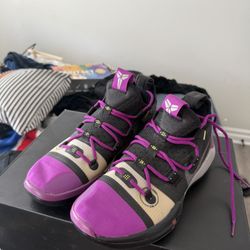 KOBE SIZE 7.5