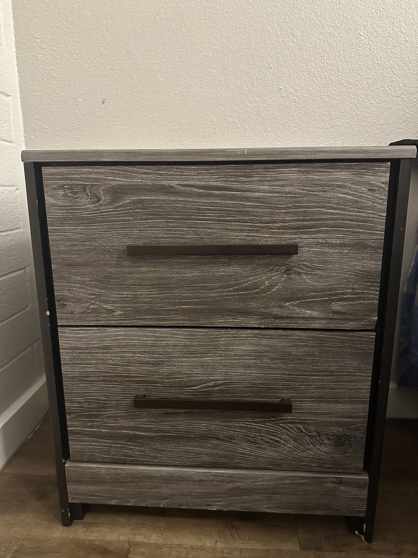 Bedside tables with lamps