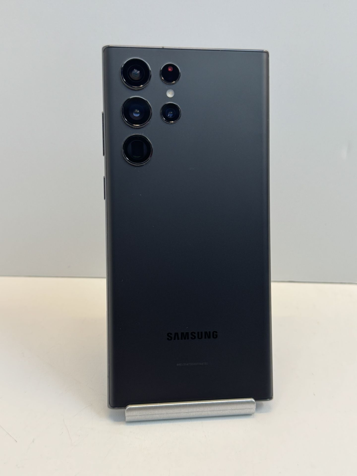Samsung Galaxy S22 Ultra 128gb. ( Unlocked Cellphone )