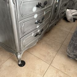 Dresser And End Tables 