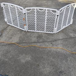 Baby/pet fence.