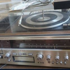 RECORD PLAYER