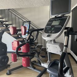 PRECOR 833 Fully Commercial Elliptical Crisstrainer W Warranty & Free Delivery 