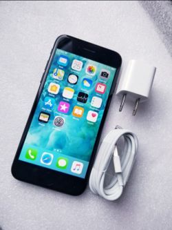 iPhone 7 | Factory Unlocked | Works For Any SIM Company Carrier | Works For Locally & INTERNATIONALLY | Like Almost New...
