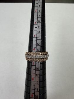 10K YELLOW GOLD RING WITH DIAMONDS , SIZE 6.5