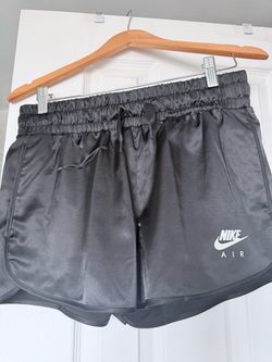 Nike M shorts