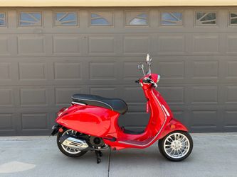 2014 Vespa 150 with less than 2K miles