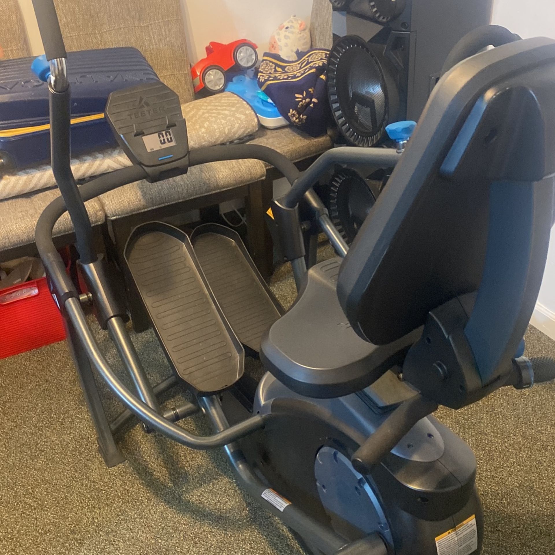 Teeter FreeStep Recumbent Cross Trainer and Elliptical