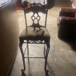 2 Bar Stools 