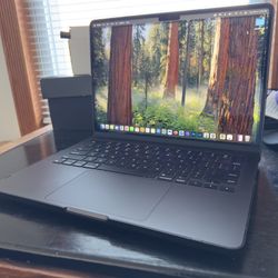 Apple MacBook Pro M3 W/M3 Pro Chip