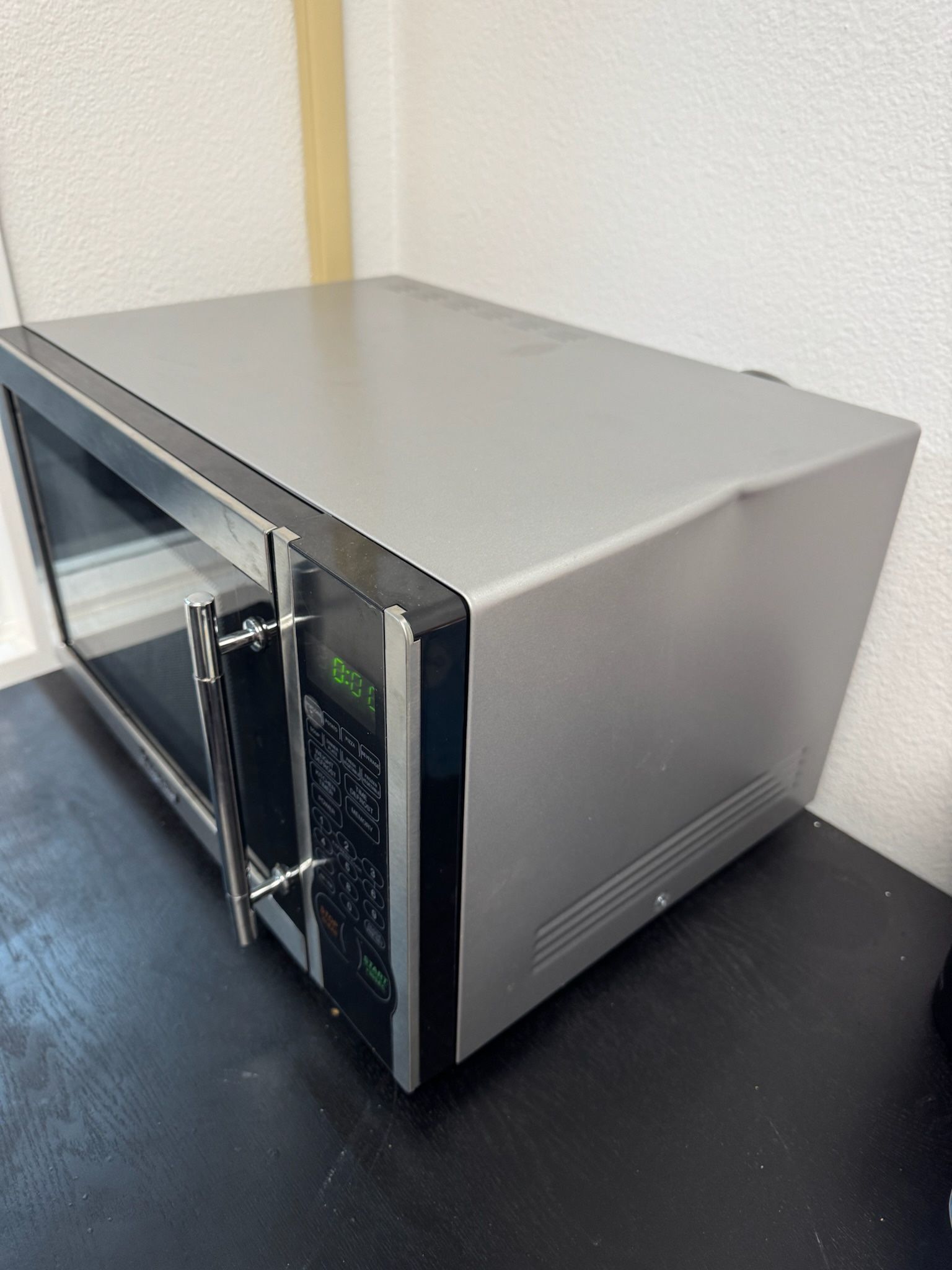 Magic Chef Stainless Countertop Microwave
