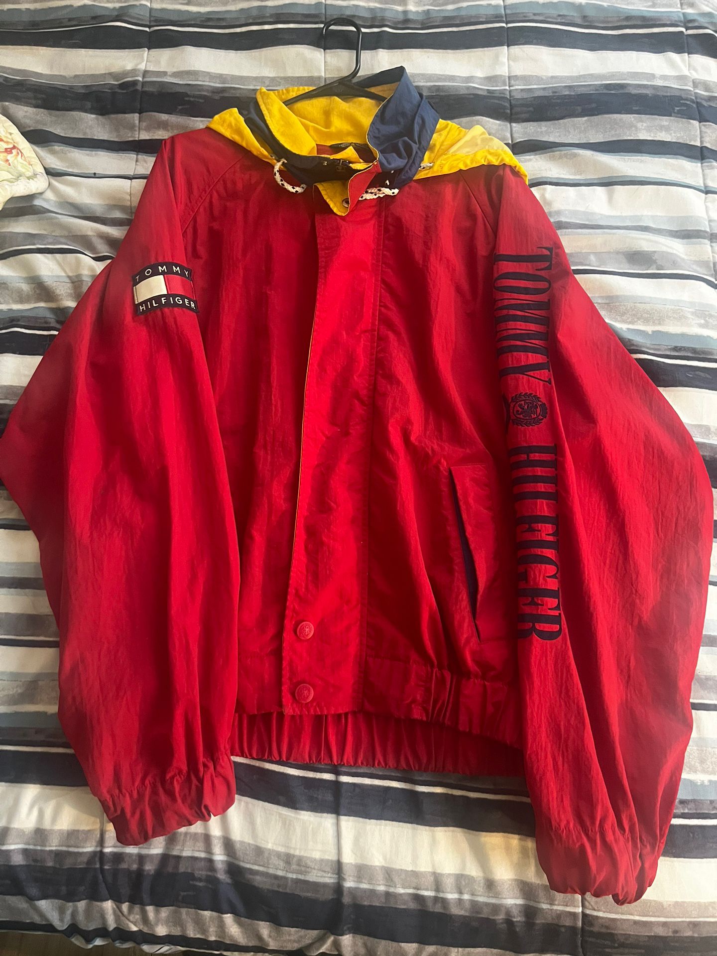 Vintage 90s Tommy Hilfiger jacket Size L