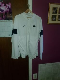 MENS GREAT CONDITION AUTHENTIC NIKE PENN STATE WINDBREAKER. 
