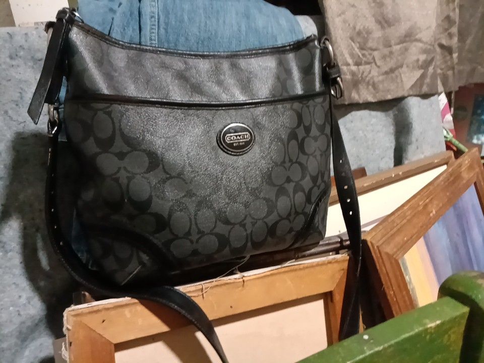COACH CROSS BODY BAG