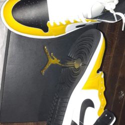 Black Black Yellow Or White Air Jordans Brand New