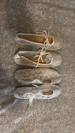 White shoes, size 5 woman