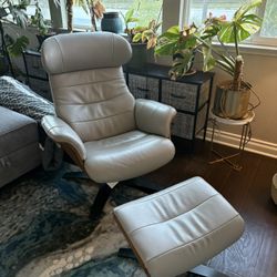 Divani Casa Abrons - Mid-Century Modern Light Grey Leather Lounge Chair & Ottoman