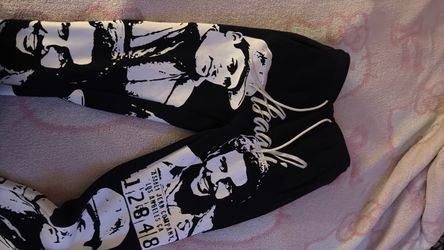Asaali sweats black and white size small
