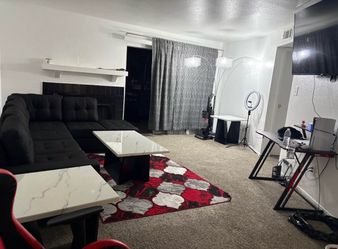 Sofa in 350$