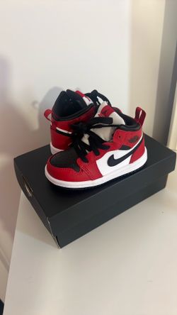 Jordan 1 mid  baby