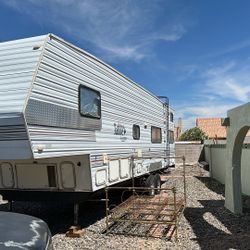 2001 Tahoe Camper 