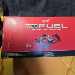 M18 FUEL 18V Lithium-Ion Cordless 7-1/4 in. Rear Handle Circular Saw (Tool-Only)