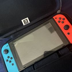 Nintendo Switch W/case