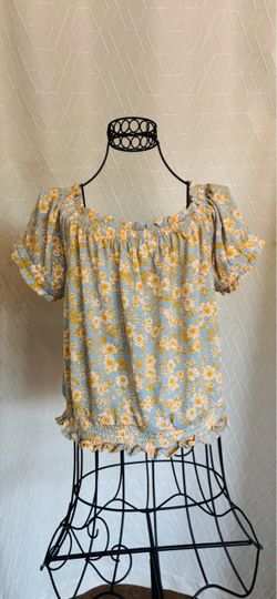 Floral Off-Shoulder Smocked Blouse