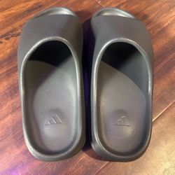 Onyx Yeezy Slides