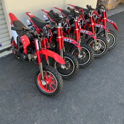 49cc 2 stroke gas bike , dirt bike (return sale as part, or need to fix $150 each )