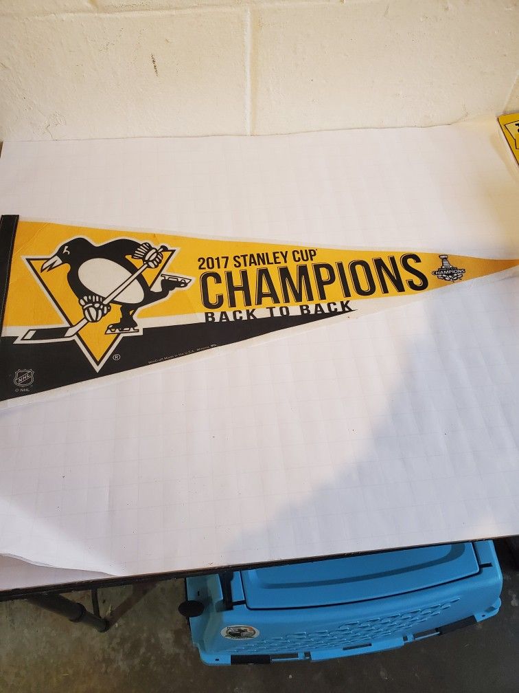 PGH PENGUINS BACK TO BACK CHAMPIONS  2017 IN GREAT CONDITION