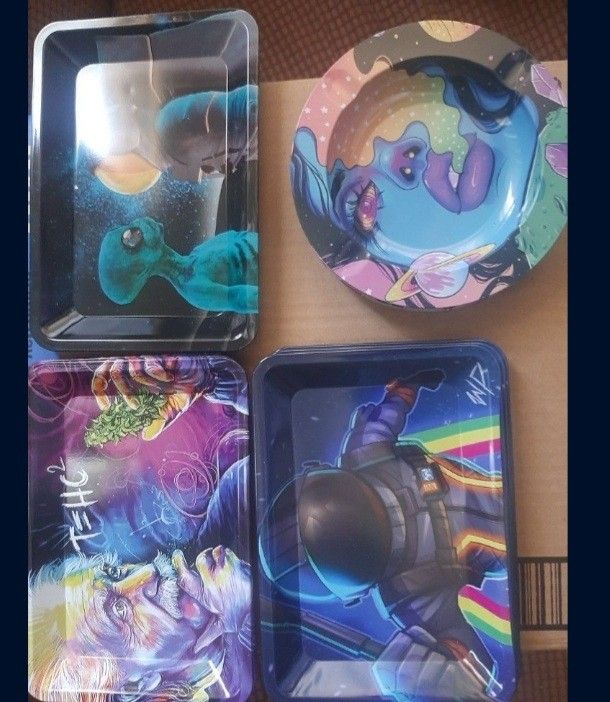 Rolling Trays And Grinders