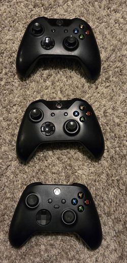 3 Used Xbox One Controllers w/ Batteries In 2 of them