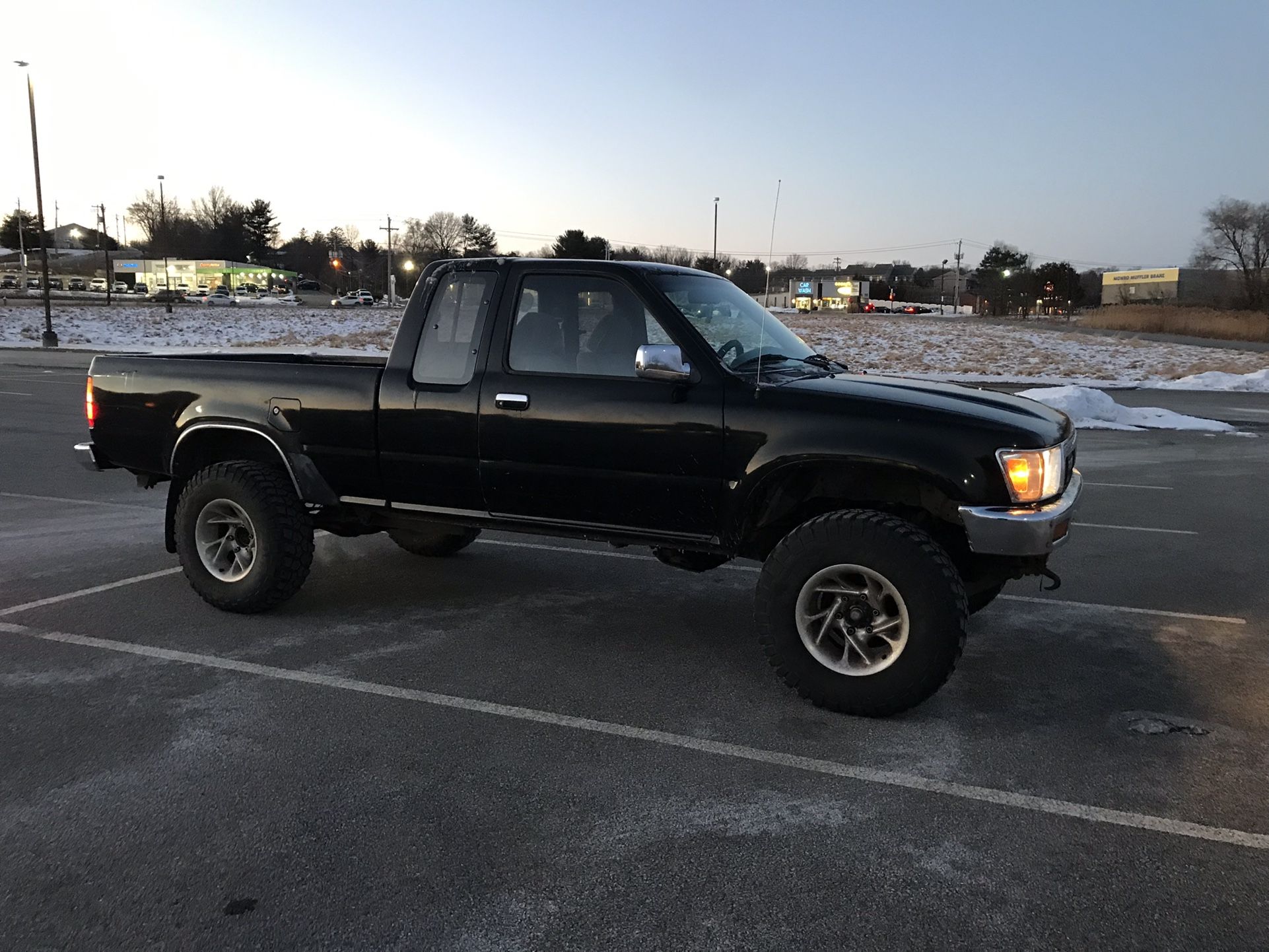 1989 Toyota Pick-Up NEW PRICE $ 10.500