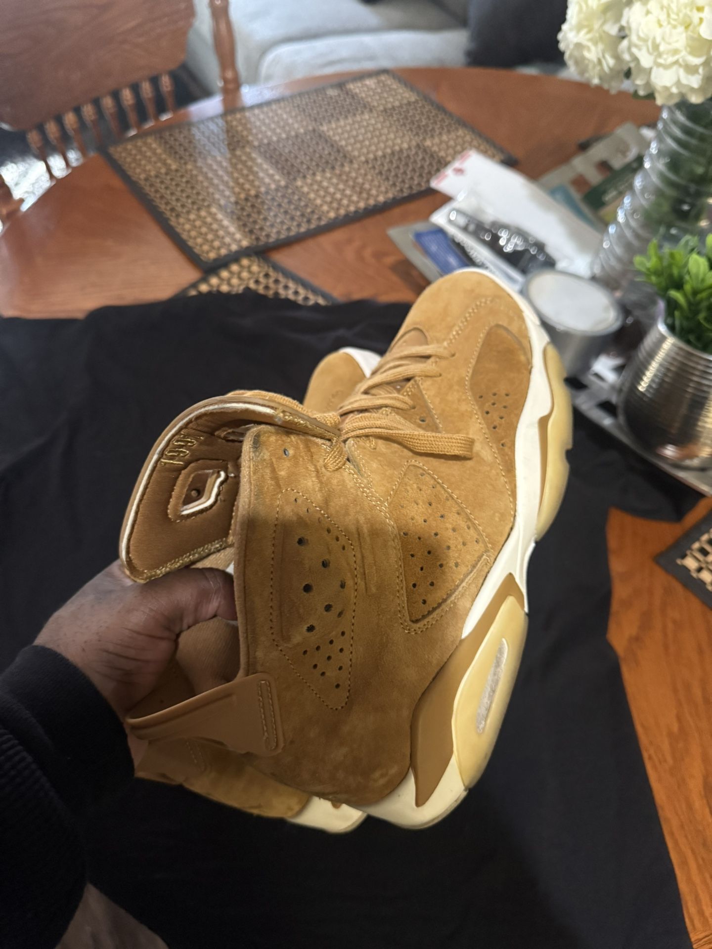 AIR JORDAN 6 RETRO “Wheats” Size 9