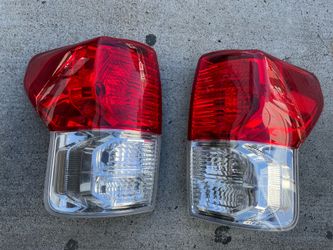 OEM 2010-2013 Toyota Tundra taillights housing pair $70