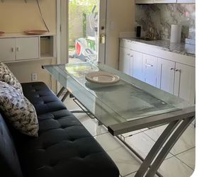 Free desk