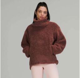 Lululemon Teddy Pullover 