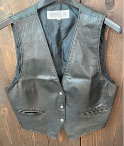 Very Nice ‘LEATHER VEST’ (Sz. Med.)  - Like New!