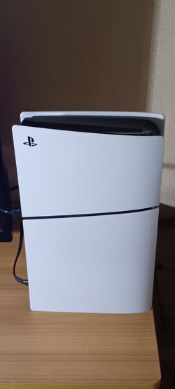 PS5 Slim Disc Edition + Controller
