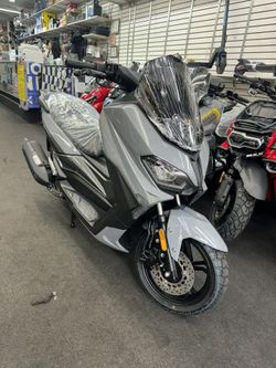 Brand New Qmax 200cc Gas Scooter 